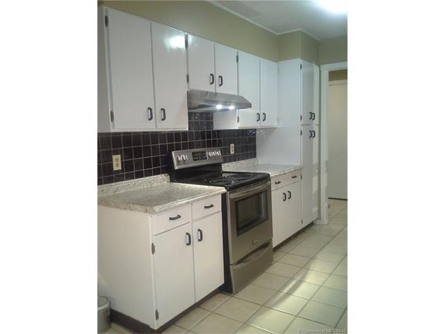 68 Library Ln unit 68, Simsbury, CT 06070 - photo 1