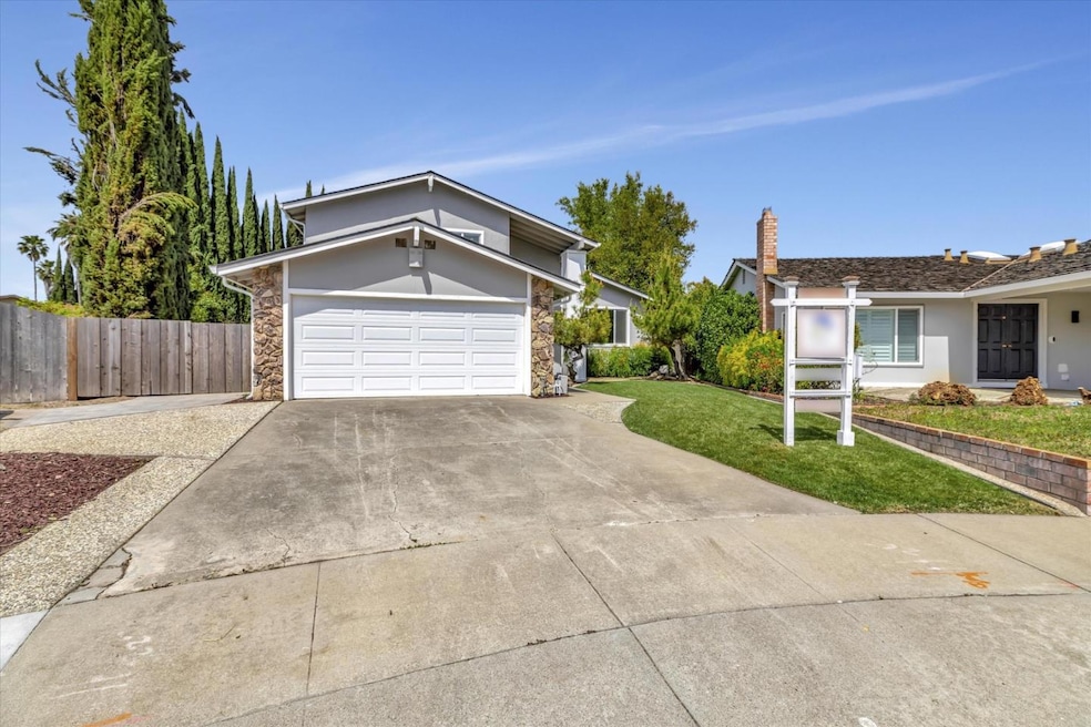 Sold $1,501,000 • Co-Listing Agent