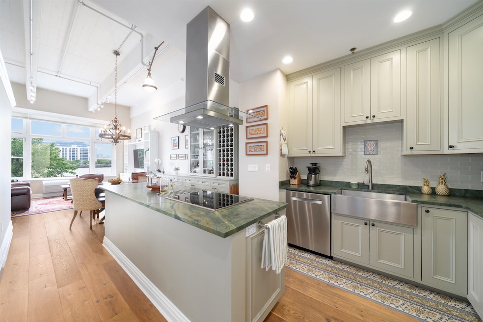 Pending $750,000 • Co-Listing Agent
