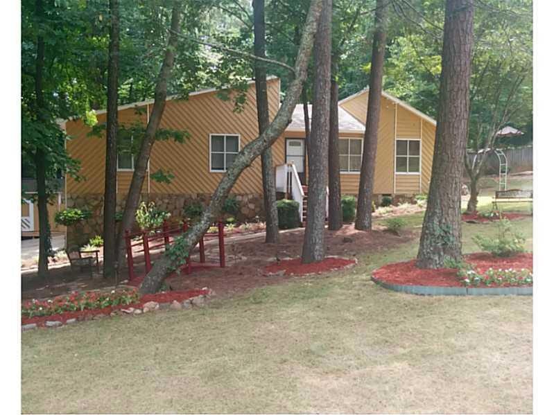 406 Doris Dr, Woodstock, GA 30188 - photo 1