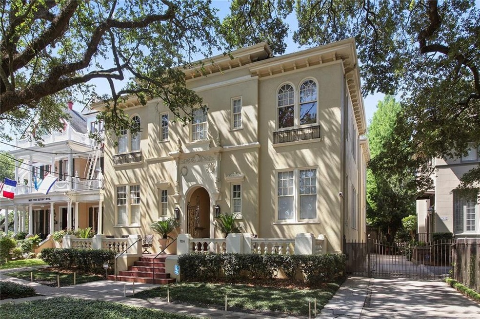 7014 Saint Charles Ave unit D, New Orleans, LA 70118 - photo 1