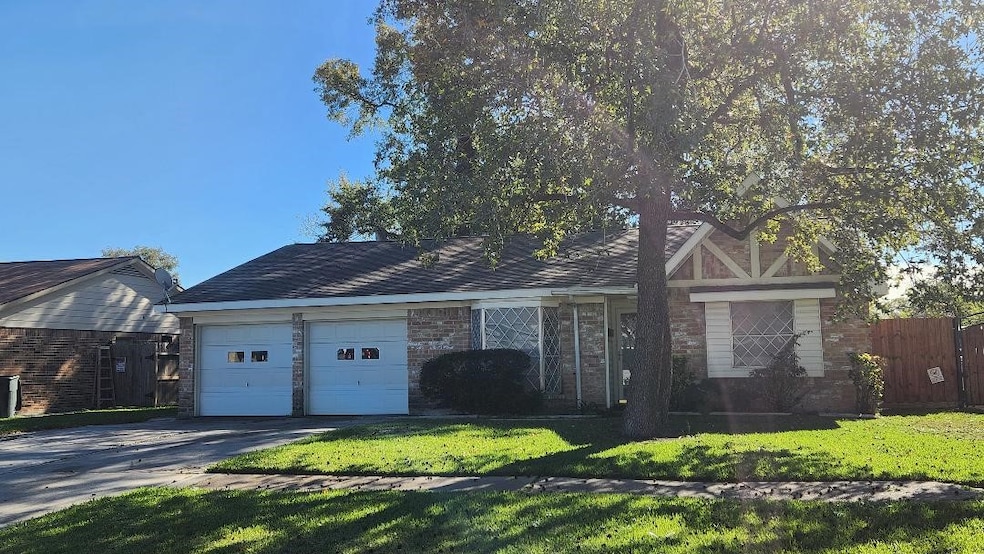 14330 Hollypark Dr, Houston, TX 77015 - photo 1