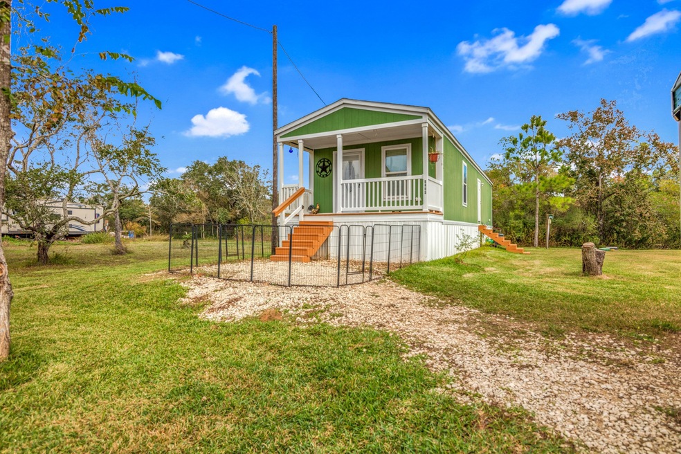 6405 Sexto St, Brazoria, TX 77422 - photo 1