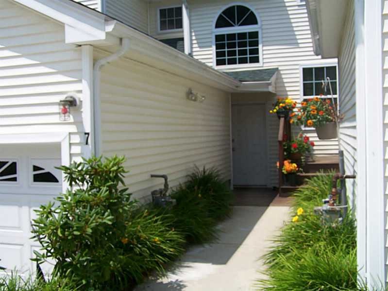 7 Silver Pines Blvd unit 7, North Smithfield, RI 02896 - photo 1