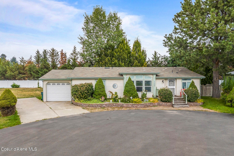 Updated Triple Wide in Sun Aire Estate