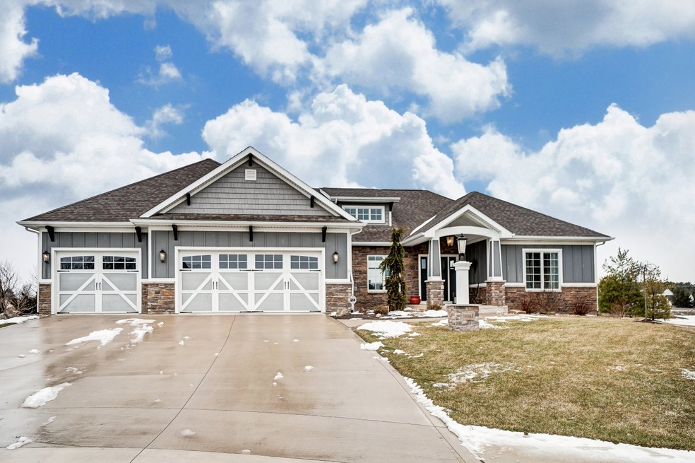 18983 Roselle Cove, Auburn, IN 46706 - photo 1