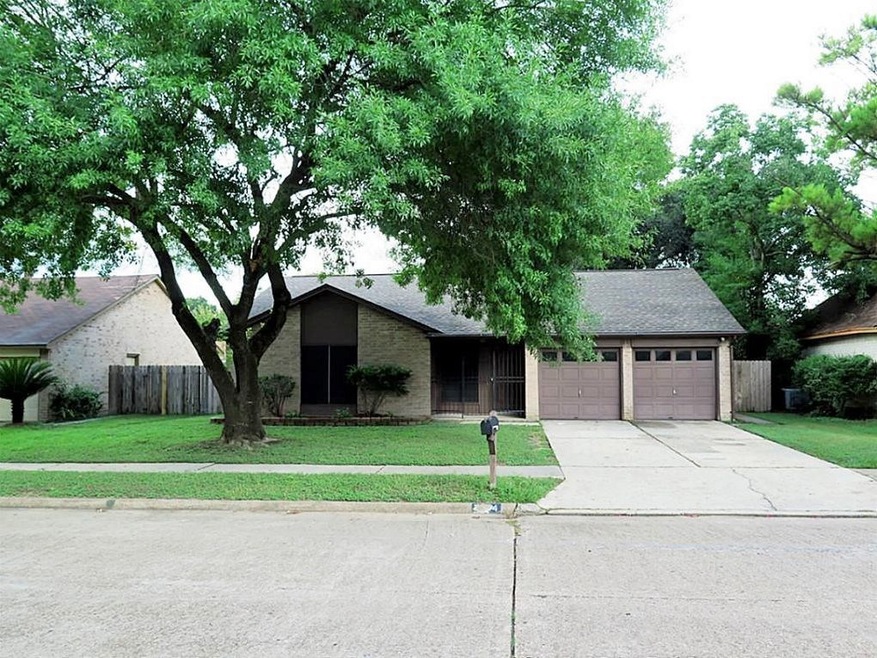 3334 Willow Tree Dr, Houston, TX 77066 - photo 1