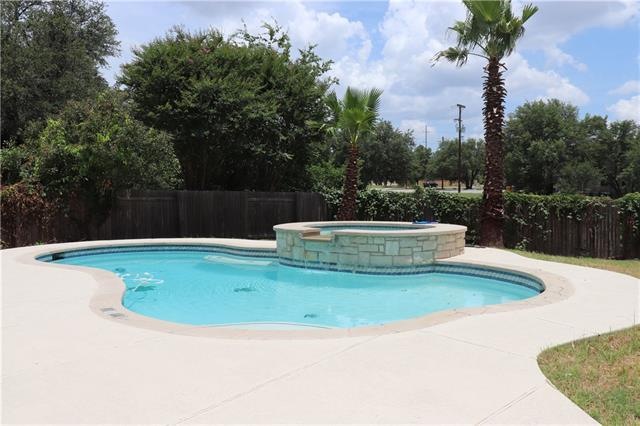 Beautiful Hot Tub and Pool. Fence can be moved bac