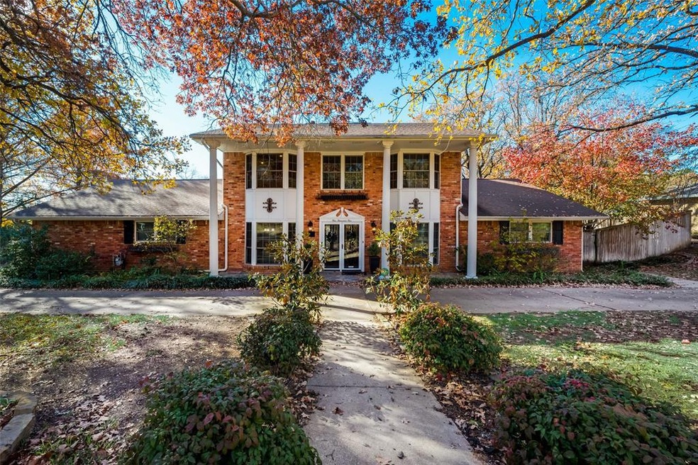 1005 Overhill Dr, Bedford, TX 76022 - photo 1