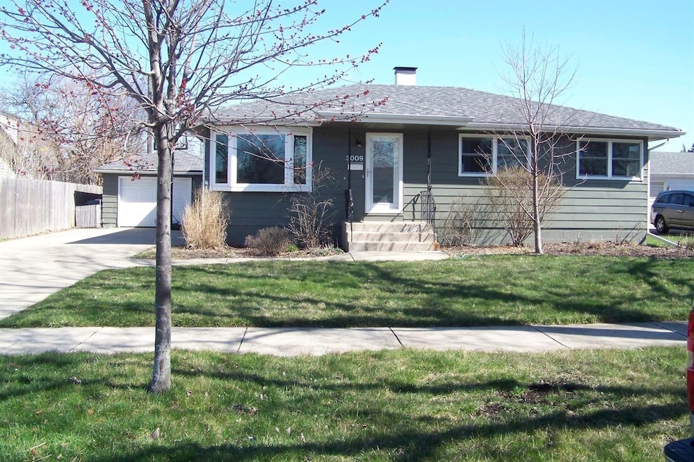 3009 99th St, Highland, IN 46322 - photo 1