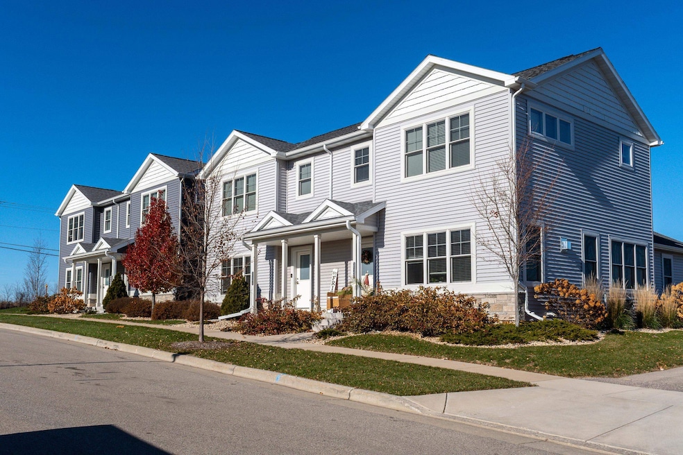 5148 Argus Ln, Fitchburg, WI 53711 - photo 1