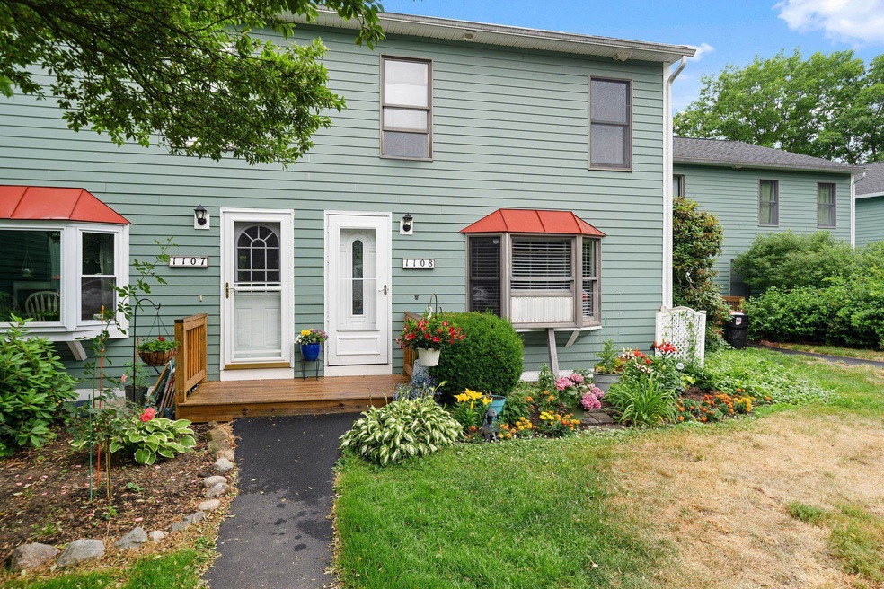 1108 Piscassic St, Newmarket, NH 03857 - photo 1
