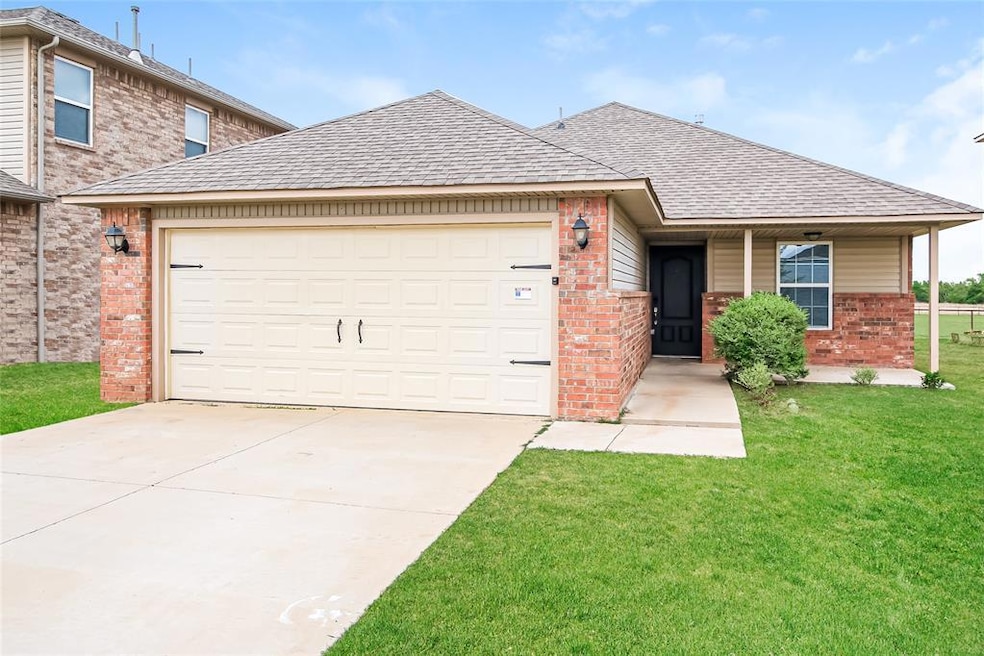 7108 Meadow Lake Dr, Yukon, OK 73099 - photo 1