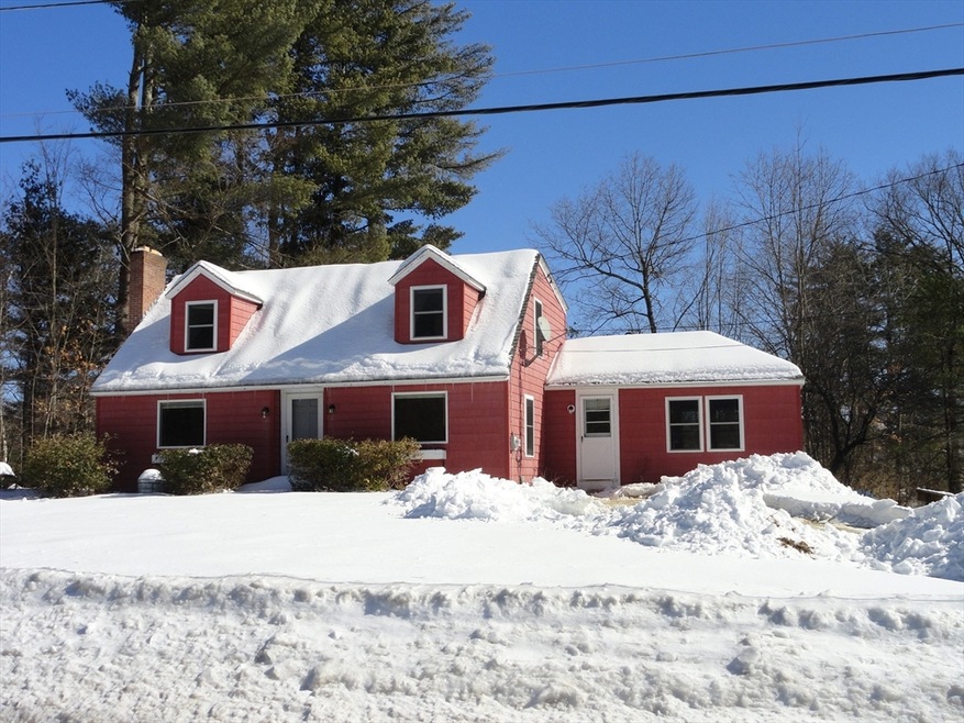 8 Scales Ln unit 1, Townsend, MA 01469 - photo 1