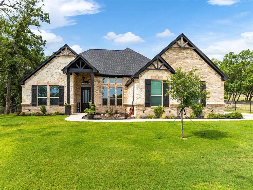 404 Scenic Wood Dr, Azle, TX 76020 - photo 1