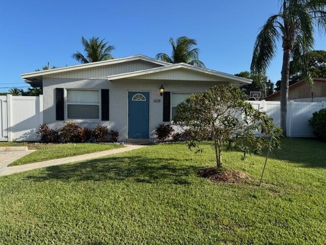 608 SW 8th Ct, Delray Beach, FL 33444 - photo 1