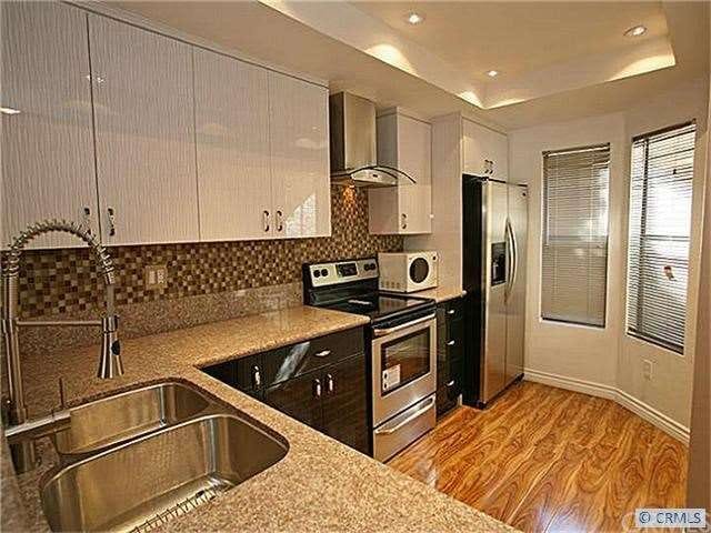 Contemporary Style Kitchen