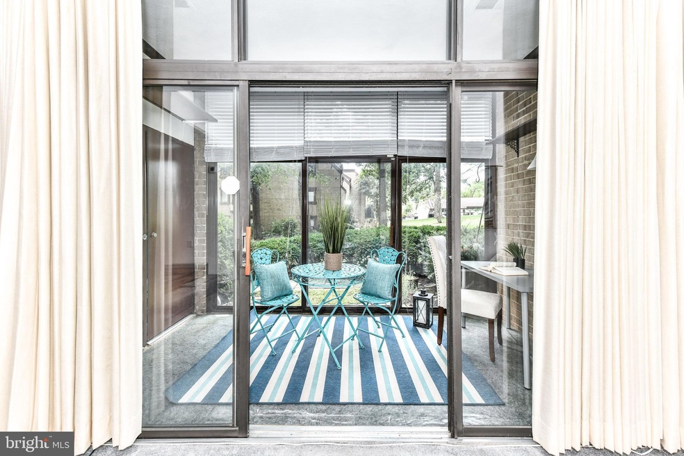 1639 Parkcrest Cir unit 100, Reston, VA 20190 - photo 1