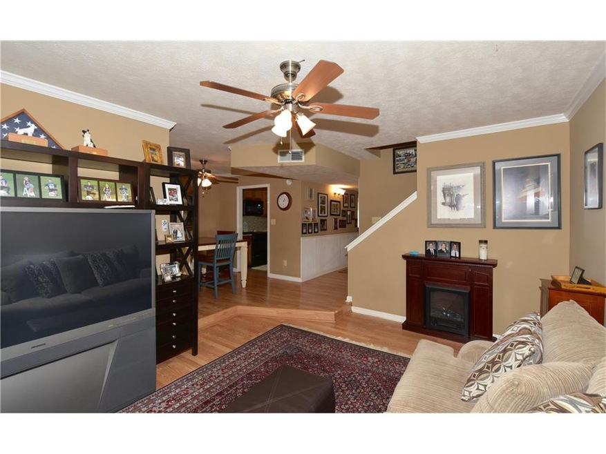 3 bedroom, 2.5 bath renovated townhome within the 