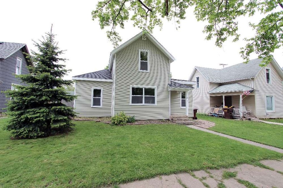 316 W 15th St, Auburn, IN 46706 - photo 1