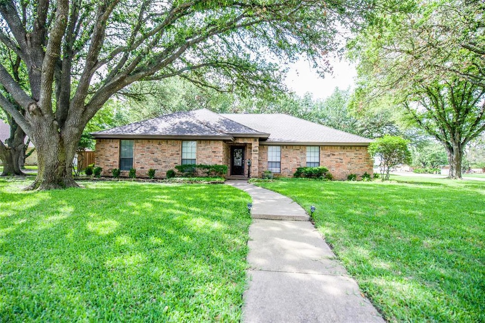 2805 Gleneagles Dr, Ennis, TX 75119 - photo 1