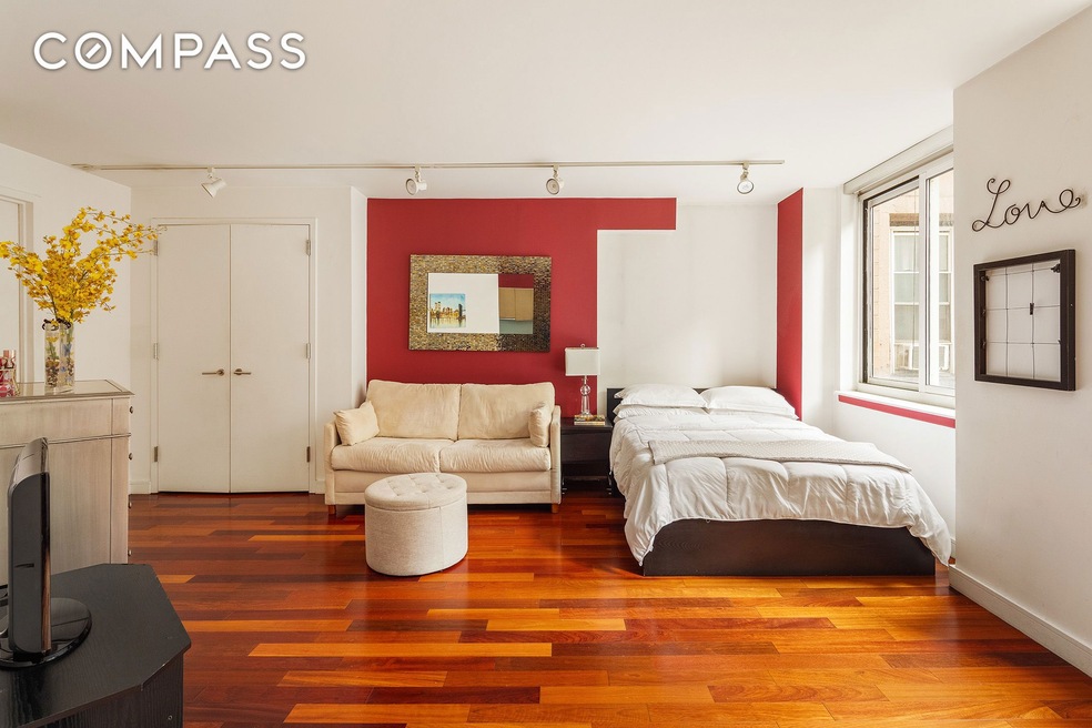 206 E 95th St unit 4B, New York, NY 10128 - photo 1