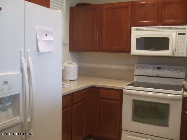 8861 Inlet Bluff Dr, Jacksonville, FL 32216 - photo 1