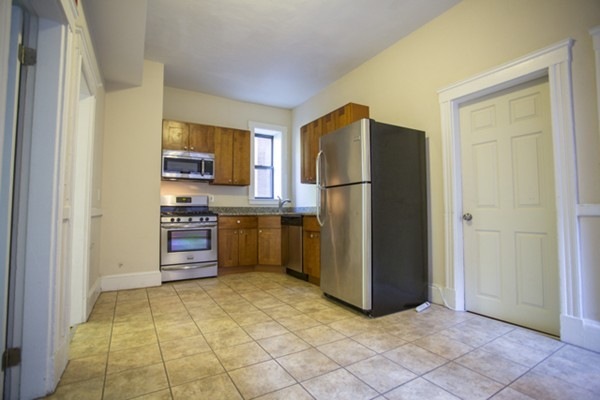 4 Fountain Place unit 2, Boston, MA 02113 - photo 1