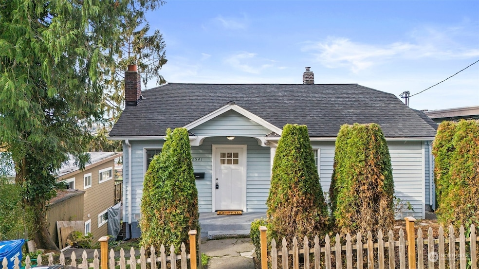 2541 13th Ave W, Seattle, WA 98119 - photo 1