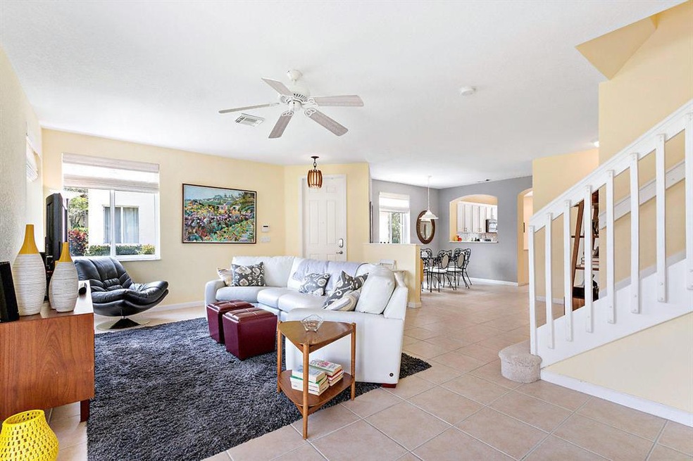Bright & Sunny Open Living