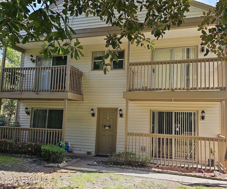 12 Oaks front