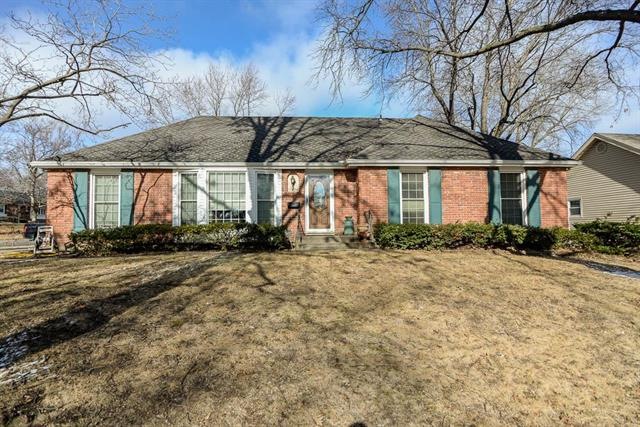 11414 W 49th St, Shawnee, KS 66203 - photo 1