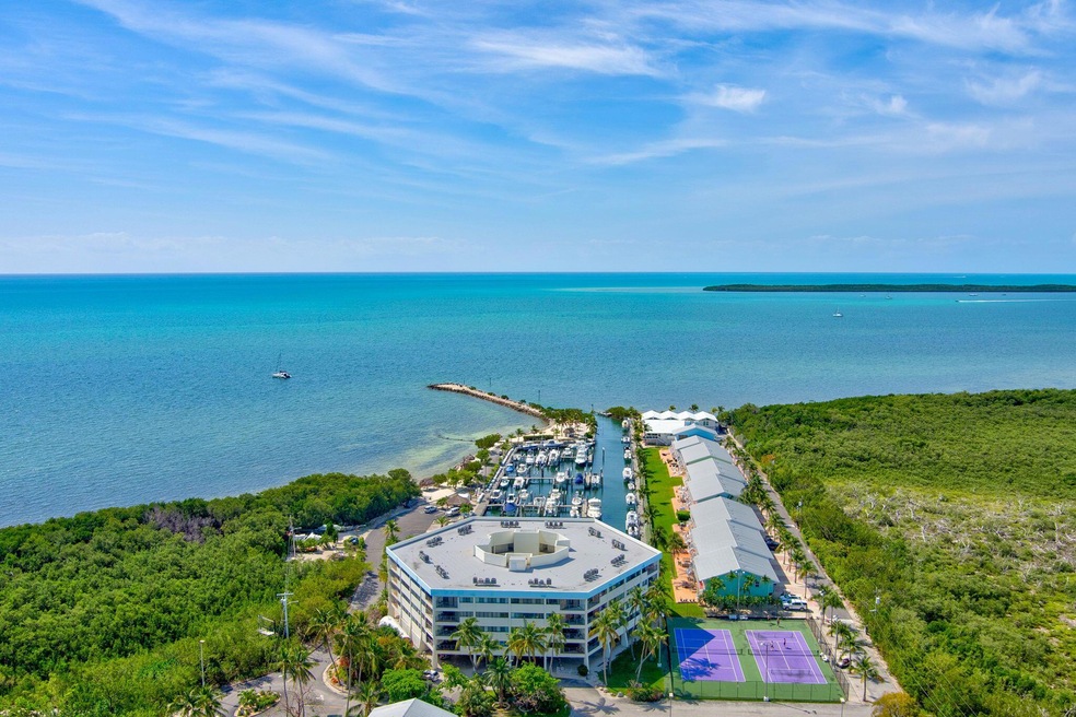 Ocean Front Condo Kawama Tower 210 -3