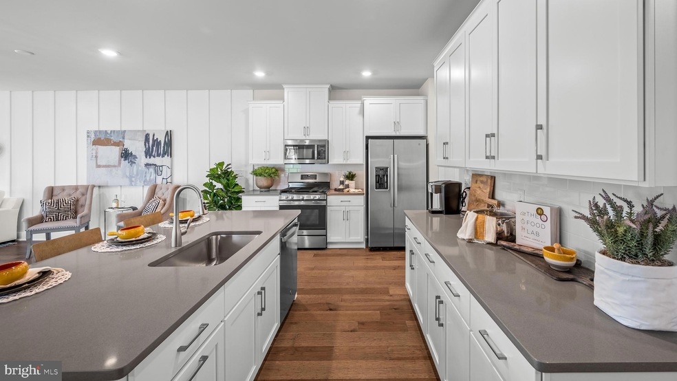 757 Peony Ln, Spring City, PA 19475 - photo 1