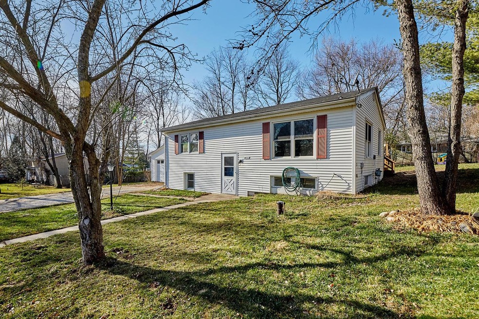 N6573 Cedar Rd, Elkhorn, WI 53121 - photo 1