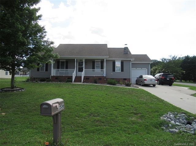 1536 Stonecroft Dr, Lincolnton, NC 28092 - photo 1