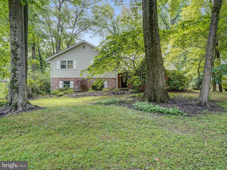 2 Edgewood Dr, Downingtown, PA 19335 - photo 1