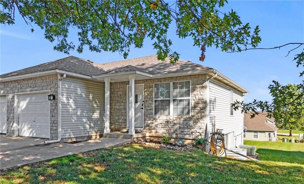 2075 Hidden Valley Ct, Tonganoxie, KS 66086 MLS HMS2455744