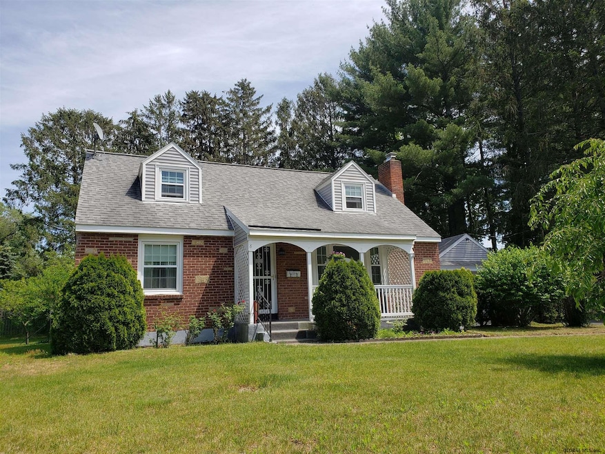 8 Orchard Dr, Schenectady, NY 12302 - photo 1