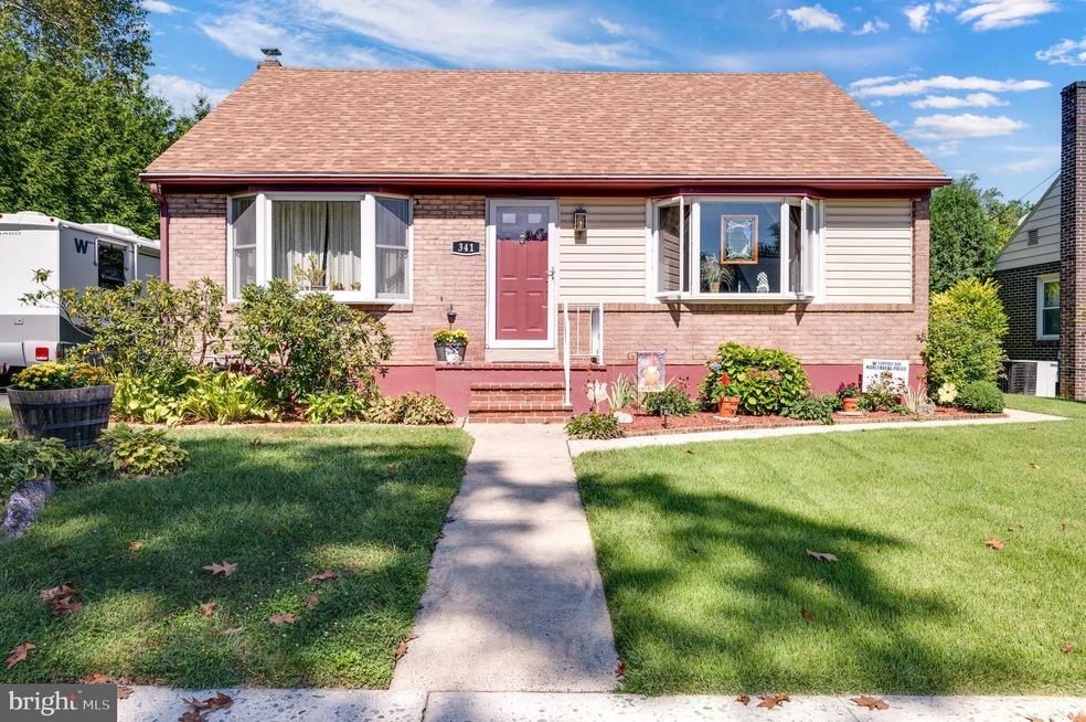 341 Roosevelt Ave, Reading, PA 19605 - photo 1