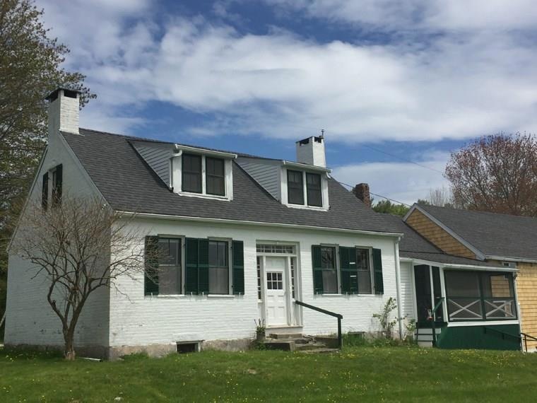 Exterior Front (facing Round Pond...