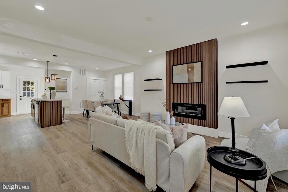 For Sale $374,950 • Co-Listing Agent