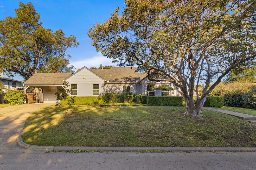 For Sale $819,000 • Co-Listing Agent