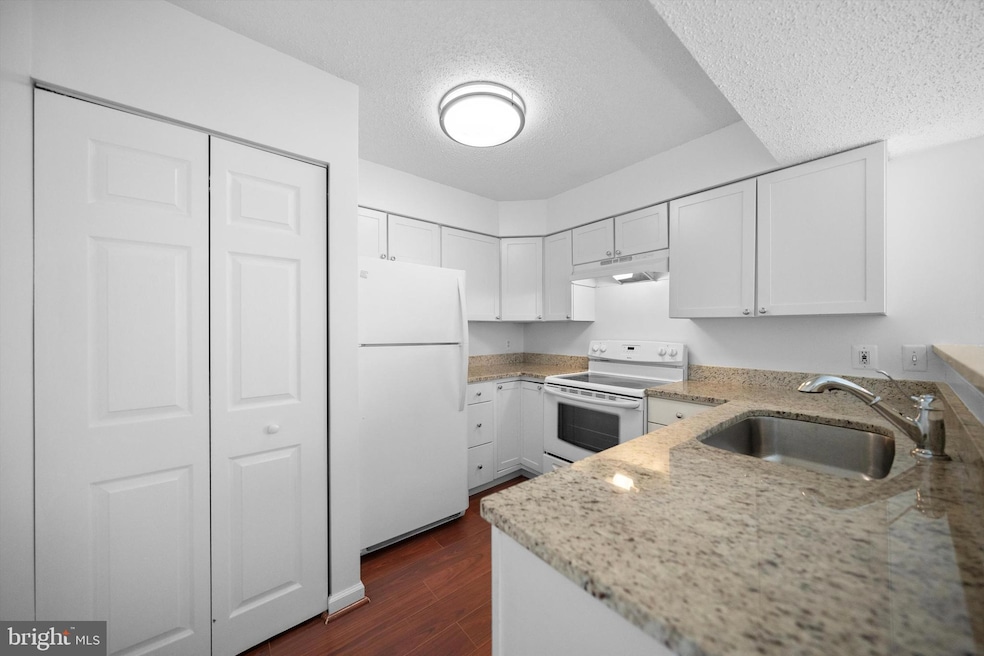 7013 Birkenhead Place unit F, Alexandria, VA 22315 - photo 1