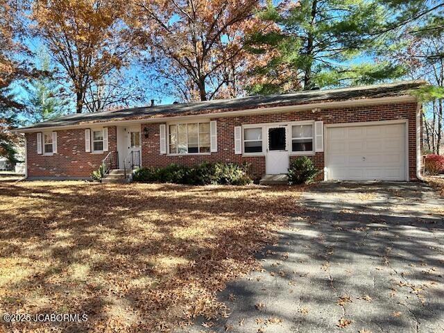 710 Hollyhock Dr, Fulton, MO 65251 - photo 1