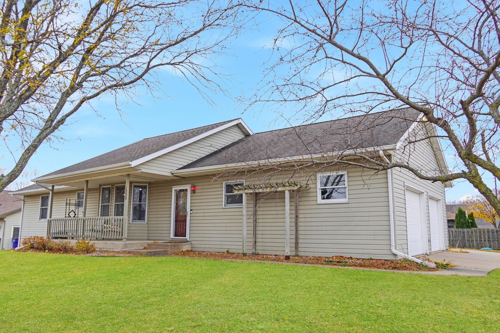 1333 East Ave N, Onalaska, WI 54650 - photo 1