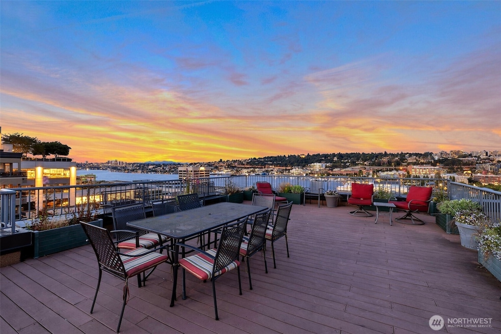 900 Aurora Ave N unit 204, Seattle, WA 98109 - photo 1