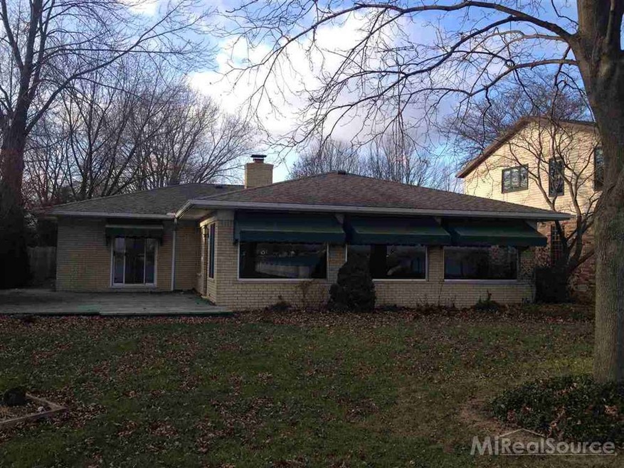 2 bed, 2 bath, brick ranch with guest house right 