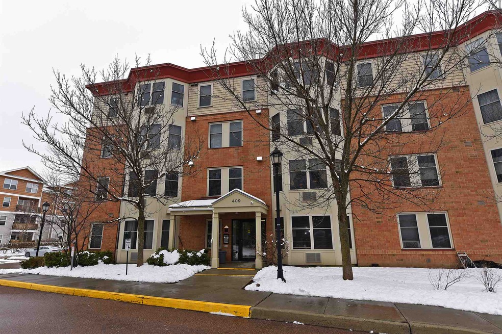 409 Farrell St unit 316, South Burlington, VT 05403 - photo 1