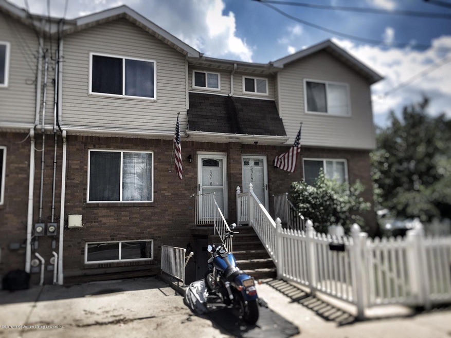 3910 Victory Blvd, Staten Island, NY 10314 - photo 1